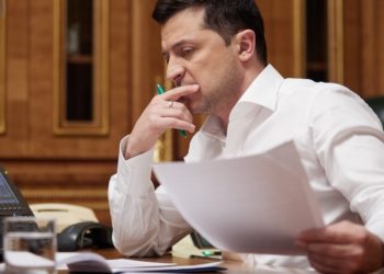 Зеленский назвал условие для переговоров с Россией: нужно остановить бомбежки