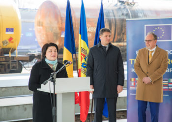 Primul lot de păcură, donat de România, a ajuns cu trenul la Chișinău | VIDEO