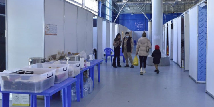 Centrul temporar de plasament pentru persoanele refugiate din Ucraina din cadrul Moldexpo trece în gestiunea Guvernului