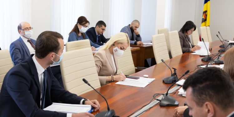 Marina Tauber: În condițiile în care guvernarea promovează integrarea europeană, atunci și cetățenii trebuie să beneficieze de susținere ca în țările UE