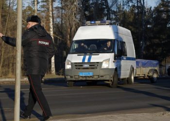 Четверо военнослужащих ранены при попадании снаряда в российский военный городок