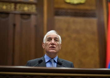 Президент Армении вступил в должность