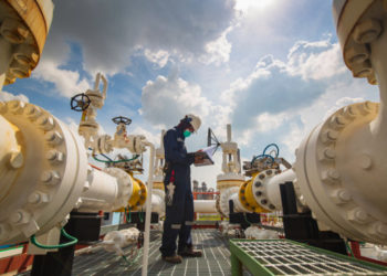 Цены на газ в Европе поднялись выше $1400 за тысячу куб. м