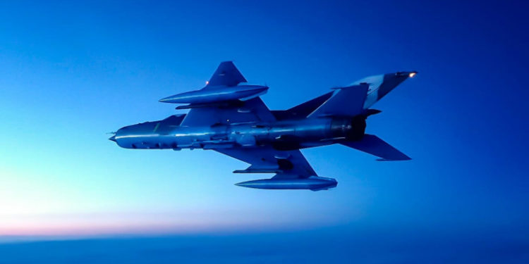 MapN: Avionul MiG-21 LanceR și elicopterul IAR-330 s-au prăbușit în Dobrogea din cauza unui cumul de factori umani şi de mediu