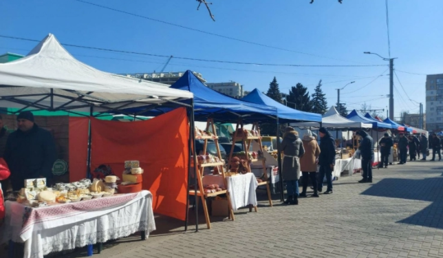 În două sectoare ale capitalei au loc târguri cu produse autohtone