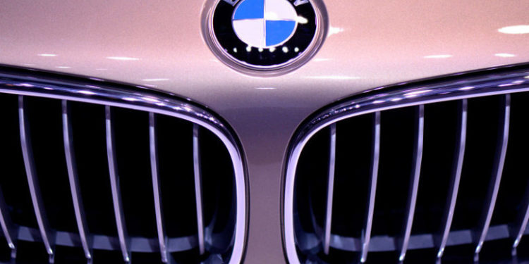 UE ar putea interzice exportul mașinilor de peste 50.000 de euro în Rusia