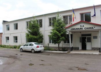 Percheziții la SA „Drumuri Cahul”. Un fost director interimar a rămas fără bolidul său de lux și a fost reținut