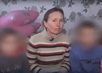 O femeie diagnosticată cu epilepsie își crește singură cei doi copii, după ce soțul i-a alungat din casă. Cum își explică bărbatul gestul și cum reușește familia să facă față greutăților, la emisiunea „Oameni pentru Oameni” | VIDEO