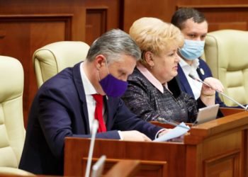 „Satul arde, dar PAS se piaptănă”. Reghina Apostolova acuză guvernarea de atitudine iresponsabilă față de problemele cetățenilor