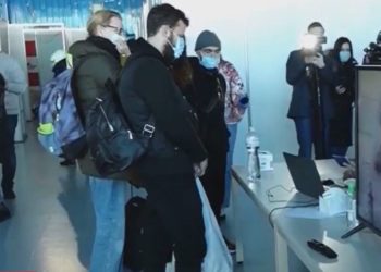 Goană după locuri de cazare: Agențiile imobiliare și hotelurile din capitală sunt invadate de cereri de cazare de la refugiați | VIDEO