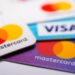 Visa и Mastercard приостанавливают деятельность в России