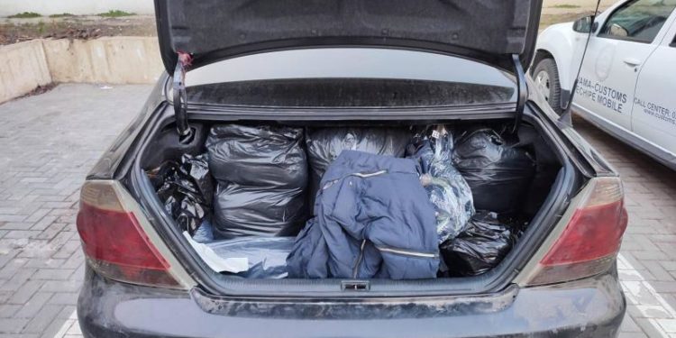 34 tentative de trafic ilicit de mărfuri, prevenite de vameși. Ce au încercat moldovenii să transporte ilegal