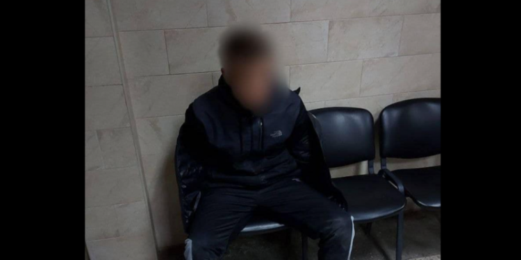 Fura plăcuțe cu numere de înmatriculare ucrainene pentru a le vinde pe Telegram: Un tânăr din Florești, reținut