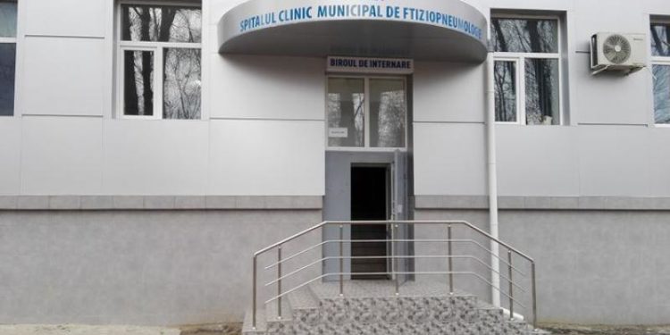 Avocatul Poporului cere sistarea imediată a centrului de cazare a refugiaților de la Spitalul de Ftiziopneumologie din Chișinău