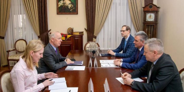 Ambasadorul SUA a mers în vizită la Tiraspol: Despre ce a discutat cu Vadim Krasnoselski