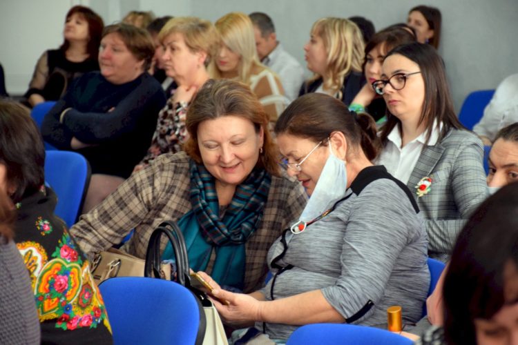 Concursul Raional „Pedagogul Anului 2022” a culminat cu un omagiu adus din partea autorităților publice locale!