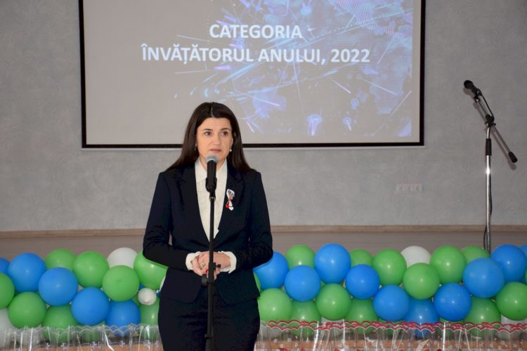 Concursul Raional „Pedagogul Anului 2022” a culminat cu un omagiu adus din partea autorităților publice locale!