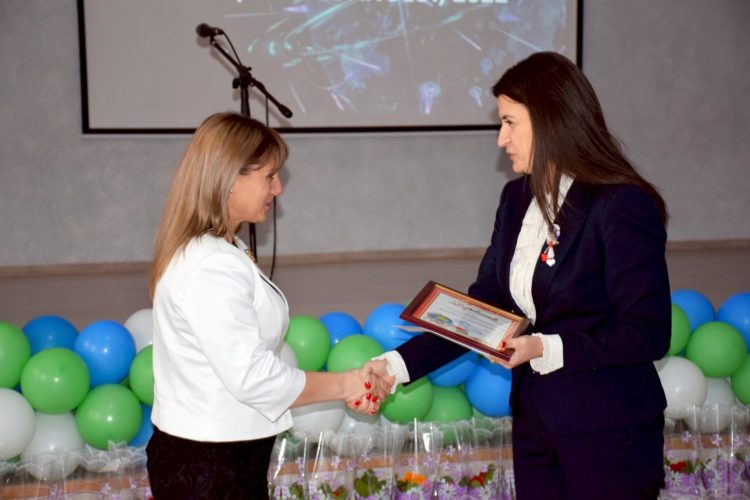 Concursul Raional „Pedagogul Anului 2022” a culminat cu un omagiu adus din partea autorităților publice locale!