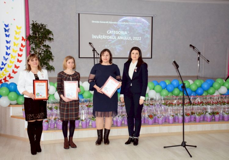 Concursul Raional „Pedagogul Anului 2022” a culminat cu un omagiu adus din partea autorităților publice locale!