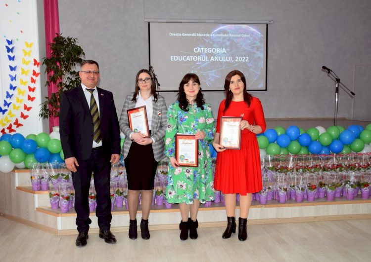 Concursul Raional „Pedagogul Anului 2022” a culminat cu un omagiu adus din partea autorităților publice locale!