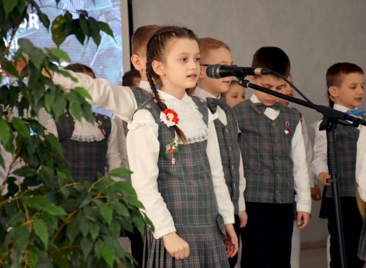 Concursul Raional „Pedagogul Anului 2022” a culminat cu un omagiu adus din partea autorităților publice locale!