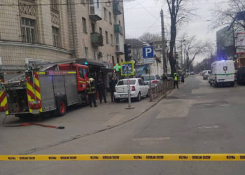 Două genți suspecte, găsite pe bulevardul Ștefan cel Mare din capitală au pus pe jar serviciile specializate, iar circulația a fost sistată temporar | VIDEO