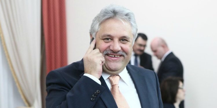 Procurorii au descins cu percheziții la domiciliul unui ex-deputat PDM