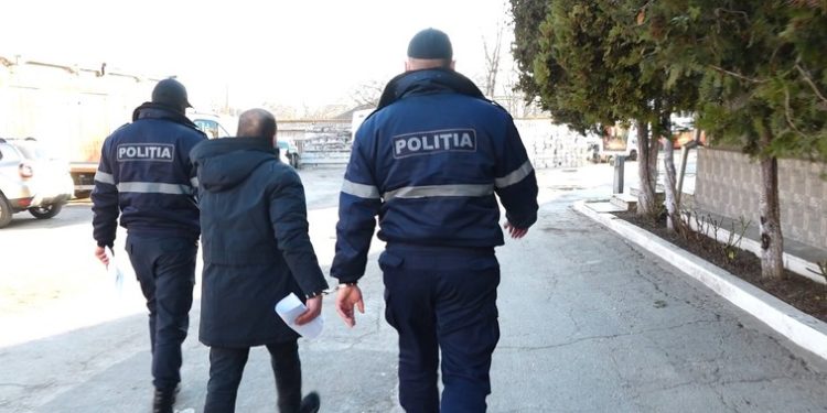 Un profesor din Edineț, suspectat de pedofilie. Ar fi abuzat sexual cel puțin patru elevi de-ai săi | VIDEO