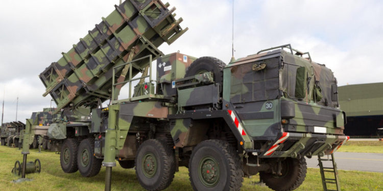 Primele unităţi care vor desfăşura sistemul Patriot au sosit în Slovacia. Țara ar putea trimite actualele structuri S-300 în Ucraina
