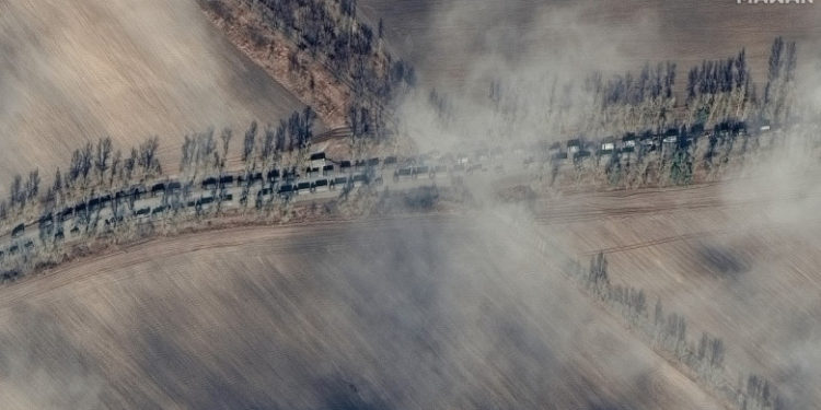 Oficiali americani: Rusia începe să retragă unele forțe din jurul Kievului