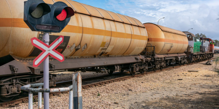 UE a stabilit să încheie dependența de petrolul și gazele din Rusia până în 2027