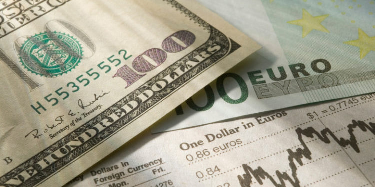 Euro a scăzut sub nivelul psihologic de 1,1 dolari. Efectele sancțiunilor împotriva Rusiei se resimt și în Europa de Est