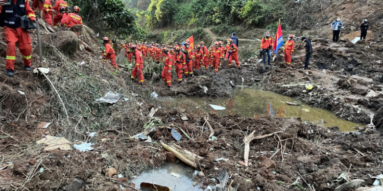 A fost găsită una dintre cutiile negre ale avionului care s-a prăbușit în China