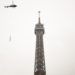Turnul Eiffel a devenit mai înalt cu 6 metri după instalarea unei noi antene în vârf