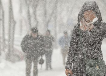 De ziua femeilor a nins ca-n povești în mai multe localități din țară. Precipitații sub formă de ninsoare ne așteaptă și în ziua de miercuri | VIDEO