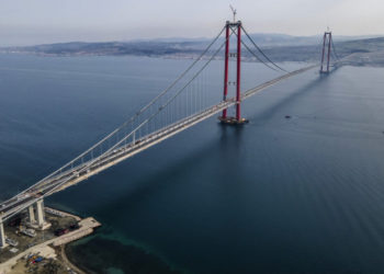 Turcia a inaugurat cel mai lung pod suspendat din lume, construit peste Strâmtoarea Dardanele | FOTO