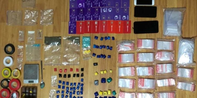 Vindeau PVP, Ecstasy și Marijuana: un tânăr și o tânără, reținuți pentru circulația ilegală a drogurilor | VIDEO