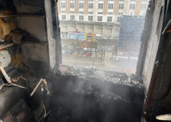 Incendiu într-un apartament, în sectorul Buiucani. Proprietarul a suferit arsuri | FOTO