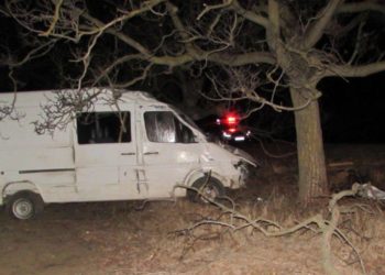 Un minor de 16 ani ce ghida un microbuz marfar a decedat într-un accident rutier. Vehiculul ar fi fost furat