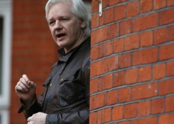 Julian Assange se căsătoreşte cu una dintre avocatele sale în închisoare. Unde au fost invitați susținătorii săi pentru a asista la eveniment