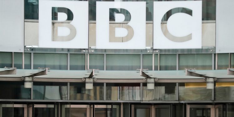 BBC возобновит работу в России