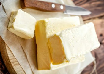 47 în loc de 33 de lei: Una dintre cele mai mari întreprinderi de lactate din țară a mărit costul untului | VIDEO