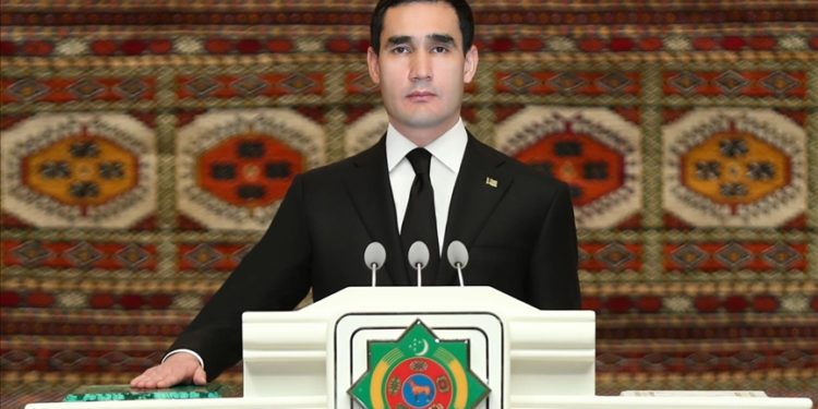 Новый президент Туркменистана принял отставку правительства