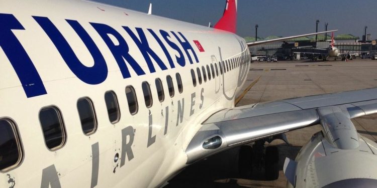 Alertă cu bombă la bordul unei nave Moscova-Istanbul. Avionul, escortat de avioane de luptă în spaţiul aerian românesc