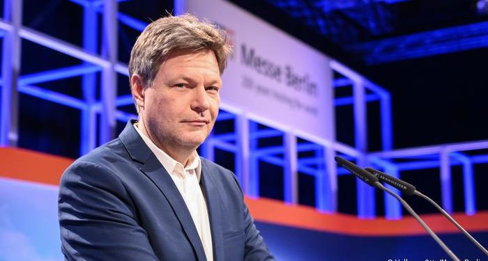 Вице-канцлер ФРГ назвал ошибкой отказ Штайнмайеру