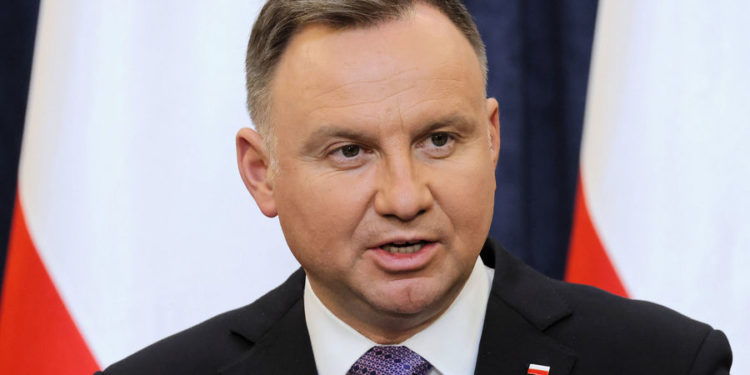 Польша ввела эмбарго на уголь из РФ