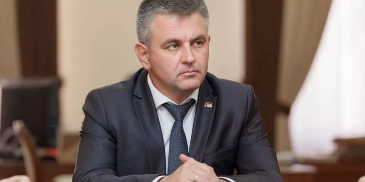 Вадим Красносельский прокомментировал решение парламента Молдовы запретить использование георгиевской ленты