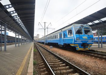 Под обстрел российских военных попали 5 железнодорожных станций в центре и на западе Украины