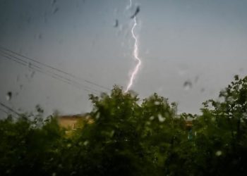 Метеорологи предупреждают о ливнях и шквалистом ветре