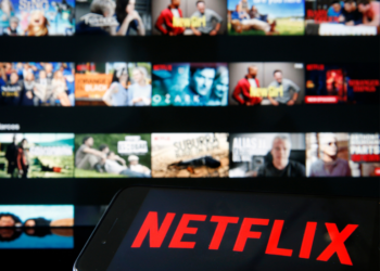 Netflix сообщил о потере подписчиков впервые за 10 лет. Акции компании упали на четверть